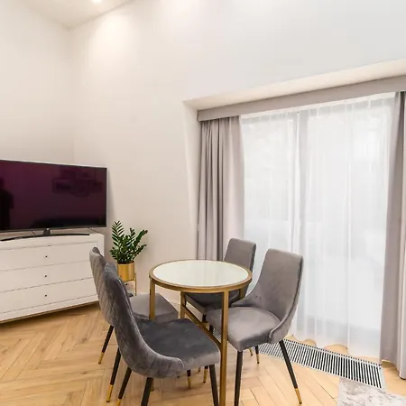 Rent Like - Maritime 303