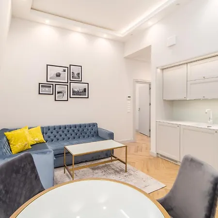 Rent Like - Maritime 303