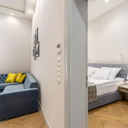 Rent Like - Maritime 303 Apartment *